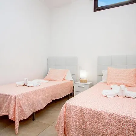 Villa Playa Blanca Sleeps 10 Pool Air Con Wifi Playa Blanca (Lanzarote)