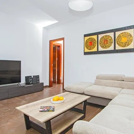 Playa Blanca Sleeps 10 Pool Air Con Wifi Villa *