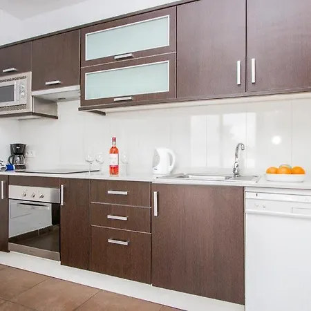 Playa Blanca Sleeps 10 Pool Air Con Wifi Villa
